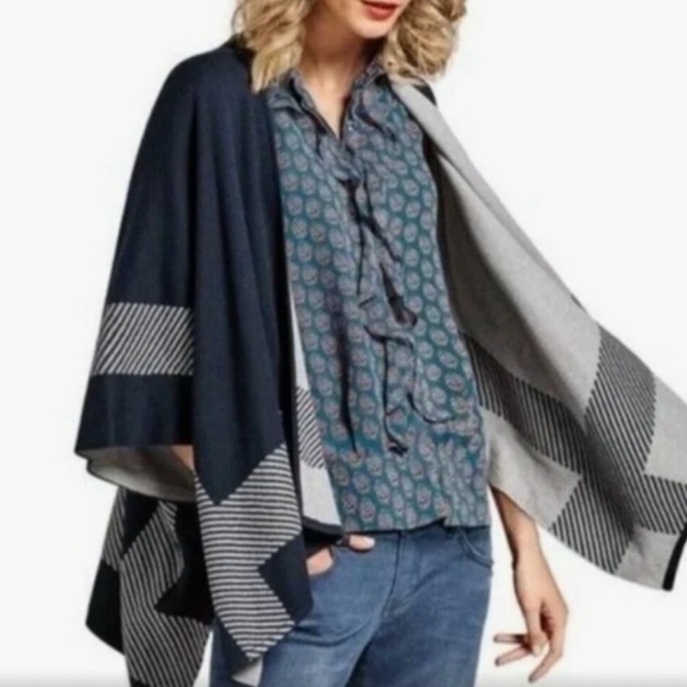 Cabi Reversible Cape Poncho Sweater M/L